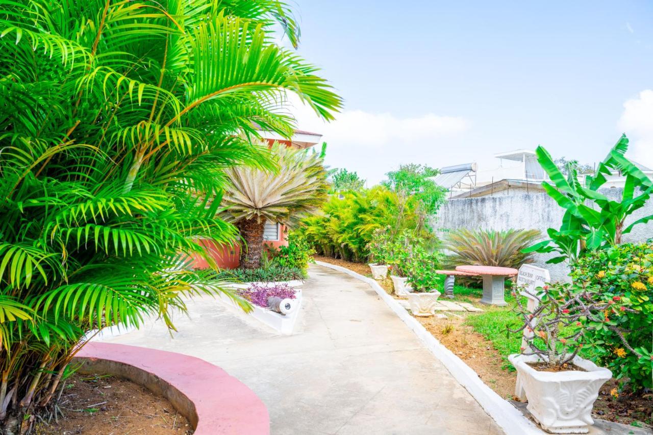 Shields Negril Villas ภายนอก รูปภาพ