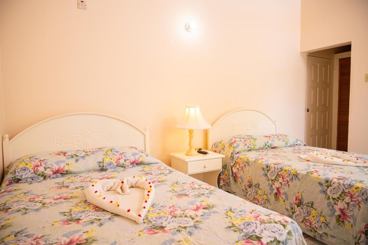Shields Negril Villas ภายนอก รูปภาพ