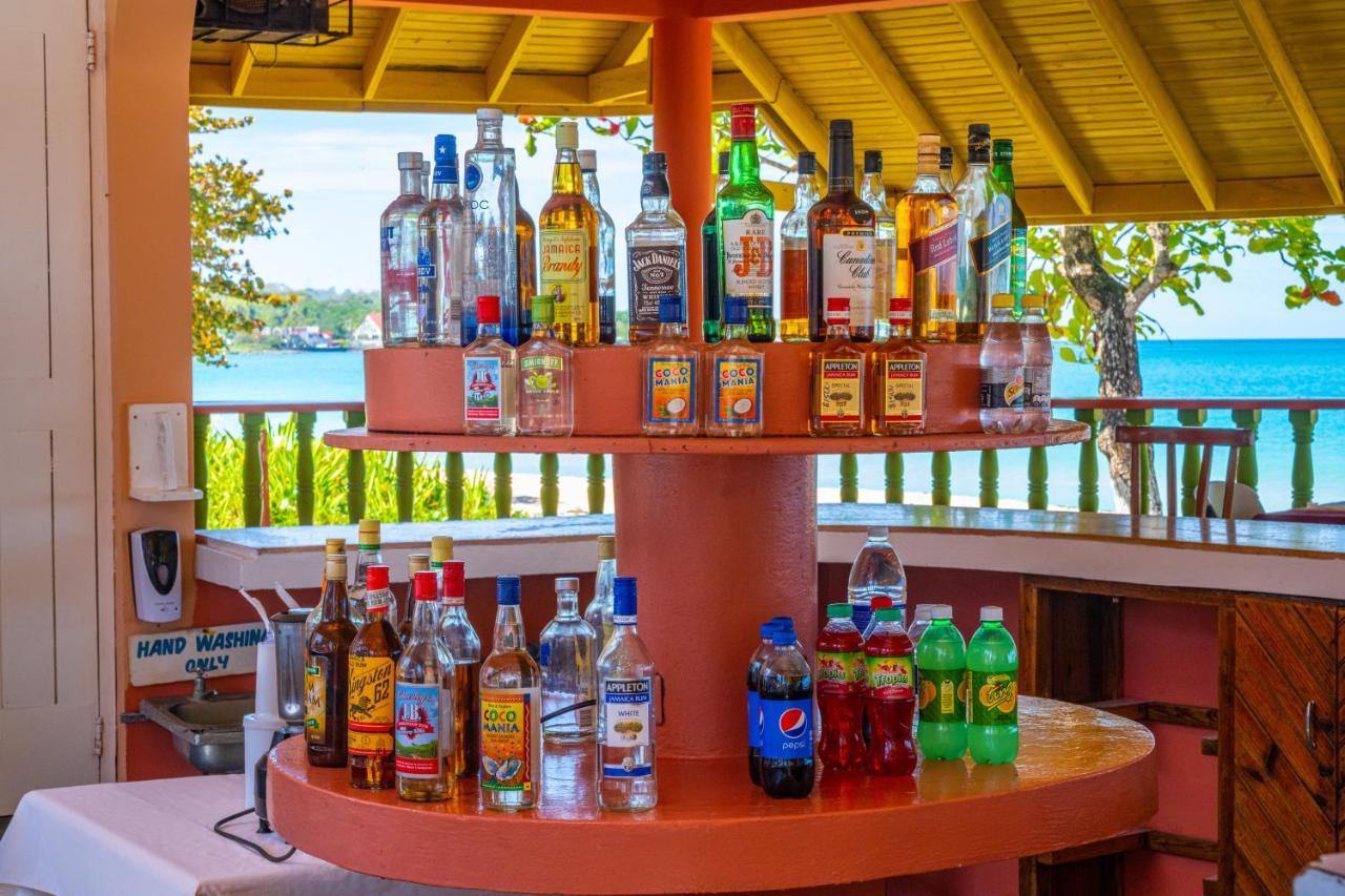 Shields Negril Villas ภายนอก รูปภาพ