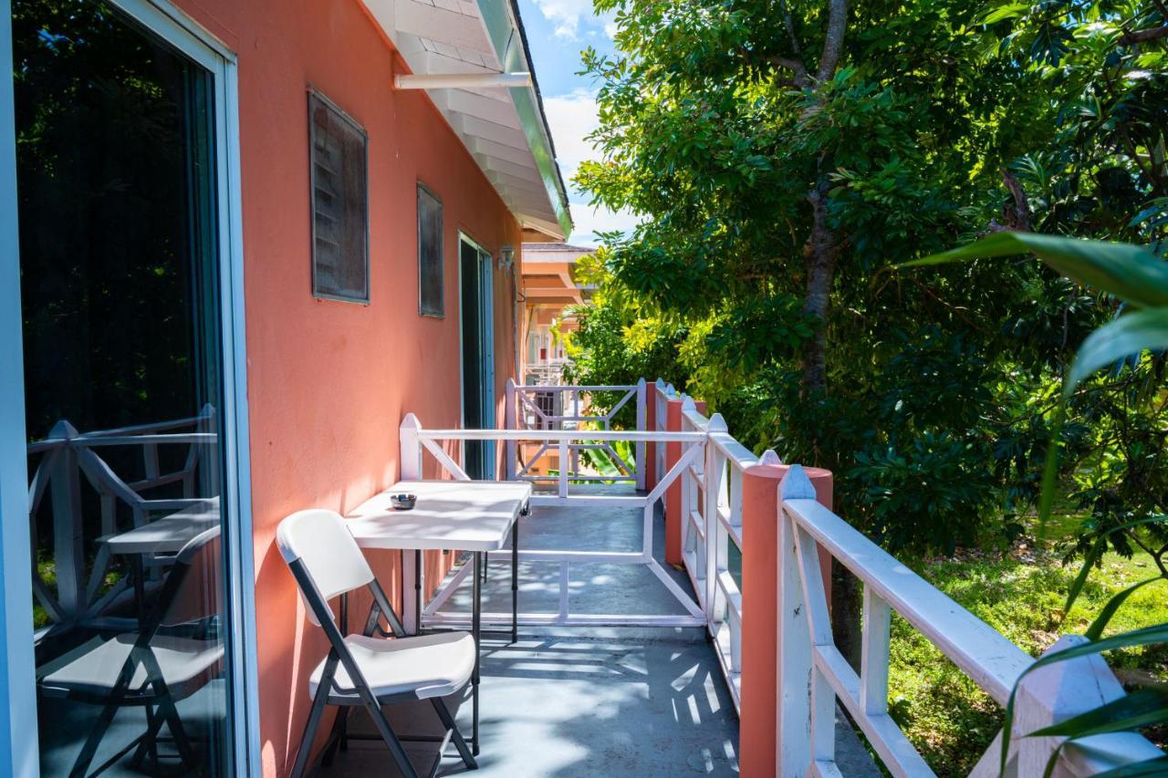 Shields Negril Villas ภายนอก รูปภาพ