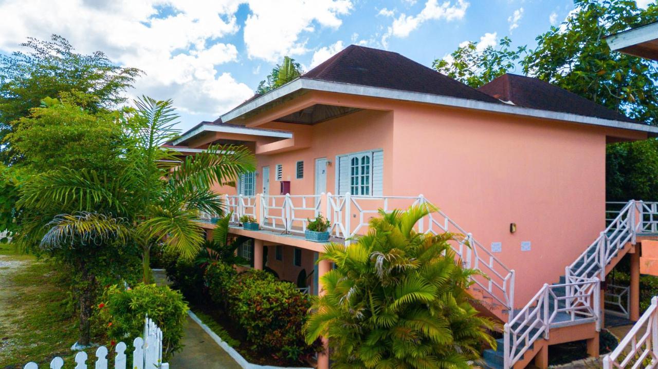 Shields Negril Villas ภายนอก รูปภาพ